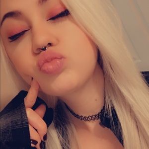 Meet your Posher, Nina